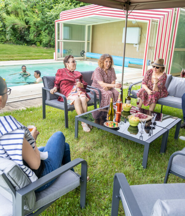 gite-la-grange-aperitif-piscine-famille-amis-geste-bem-osez-mauges-©D.Drouet (7)